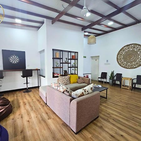 Galle Face Terrace Hostel By Tourlux Коломбо Екстер'єр фото